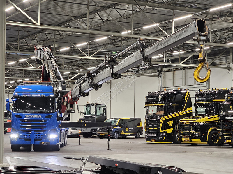 شاحنة Scania 490 8x4*4 / HMF 5020 + JIB
