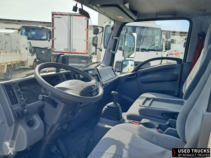 شاحنة Isuzu Quon