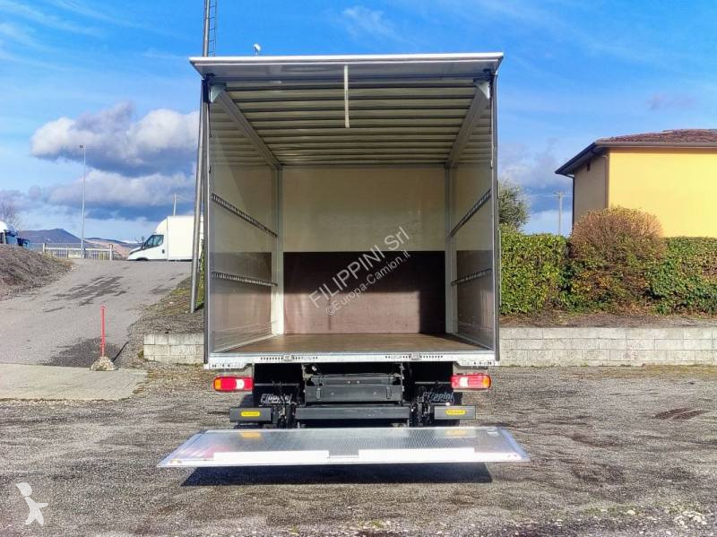شاحنة Iveco