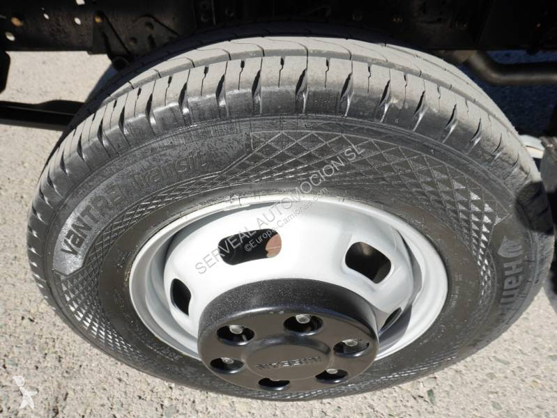 Teherautó Nissan 56.15