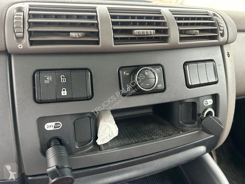 شاحنة DAF 430 tercer eje elevable y direccional