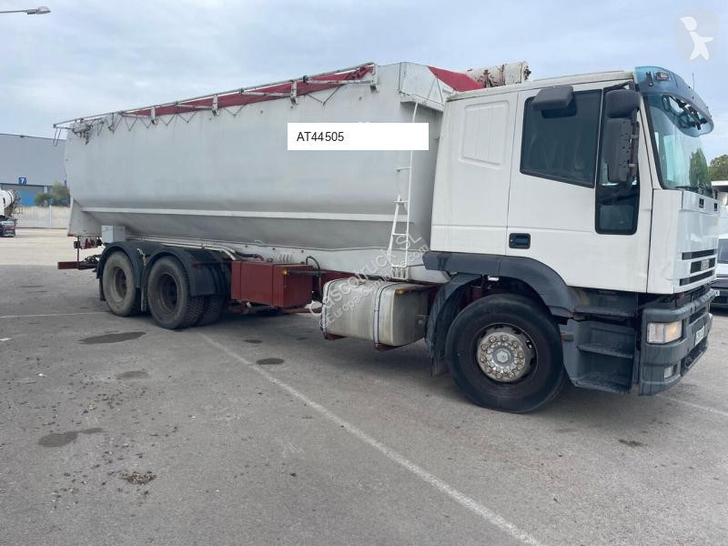 شاحنة Iveco EUROTECH CURSOR 260 PIENSO