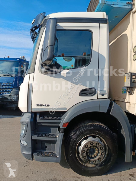 شاحنة Mercedes 2543 / Frigo Cool / Load 14,3ton