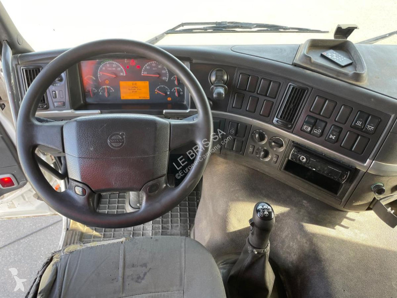 شاحنة Volvo .300