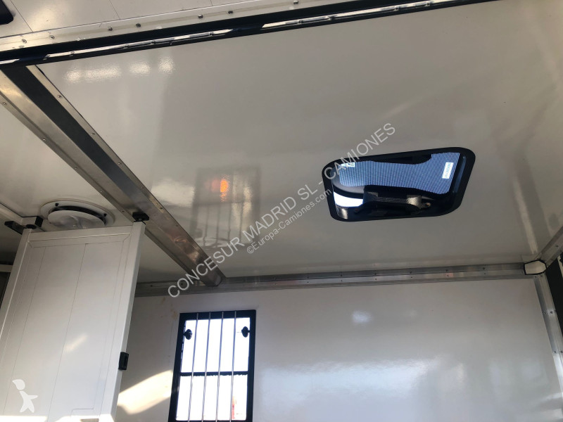 شاحنة Renault  2.3  180 c.v.  FURGON PARA 2...