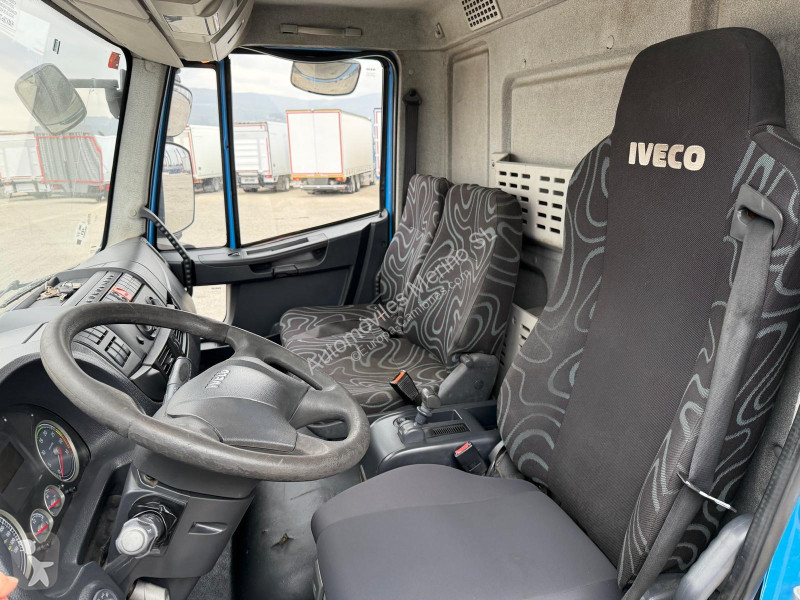 شاحنة Iveco EUROCARGO 100E18