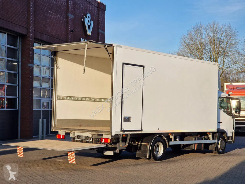 شاحنة Renault D 4x2 Box - Loadlift - Low KM -...