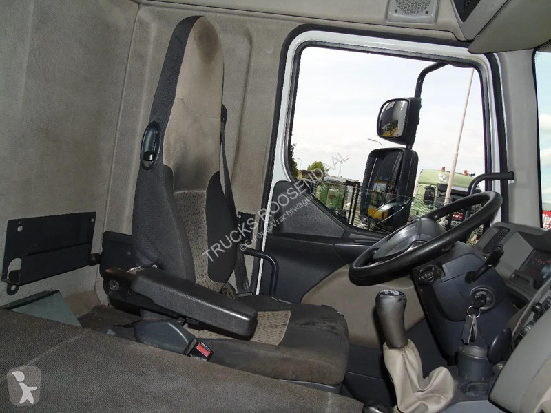 شاحنة Renault 220 + euro 5 + MANUAL + lift + 12T