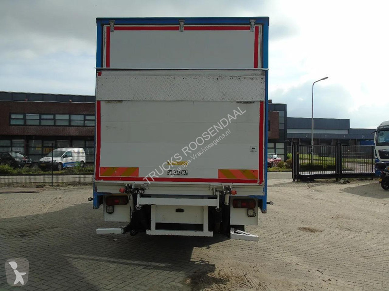 شاحنة Mercedes 1218 + euro 5 + lift