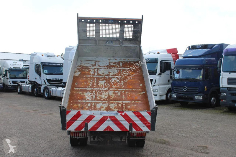 شاحنة Nissan 45.13 + EURO 4 + C patent + tipper...