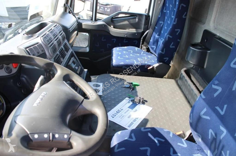 شاحنة Iveco 310 + 6X2 EURO 5 + CARRIER + LIFT