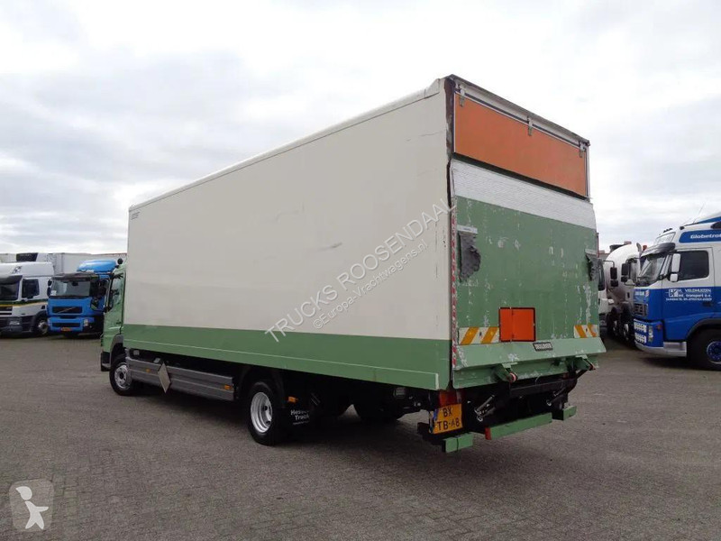 شاحنة Mercedes 822 + Euro 5 + Dhollandia lift