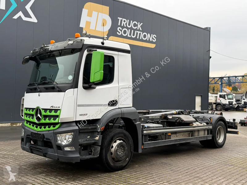 شاحنة Mercedes 1832 Mercedes-Benz 1832 L 4x2...