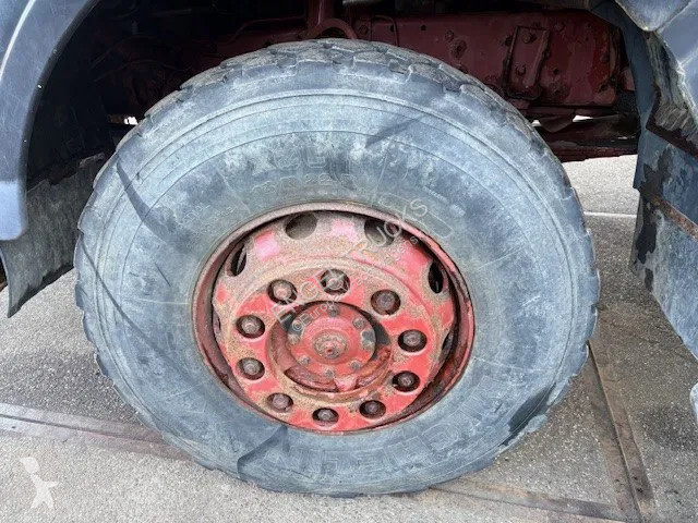 شاحنة Mercedes AK 4x4 V6 WITH ONLY 128.500 KM!!...
