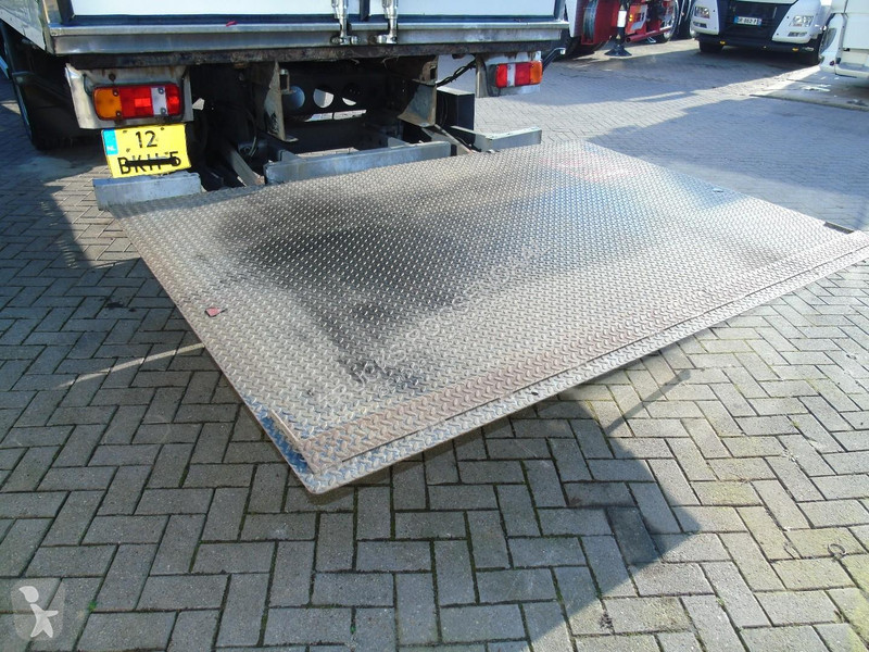 شاحنة MAN 12.250 + euro 6 + lift + iso box