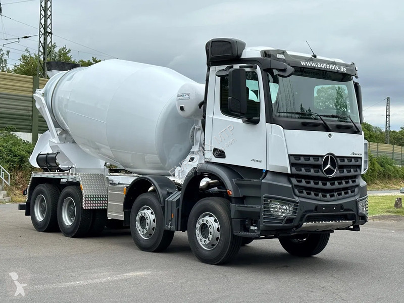 شاحنة Mercedes 4142 Mercedes-Benz  5 4142 B 8X4...