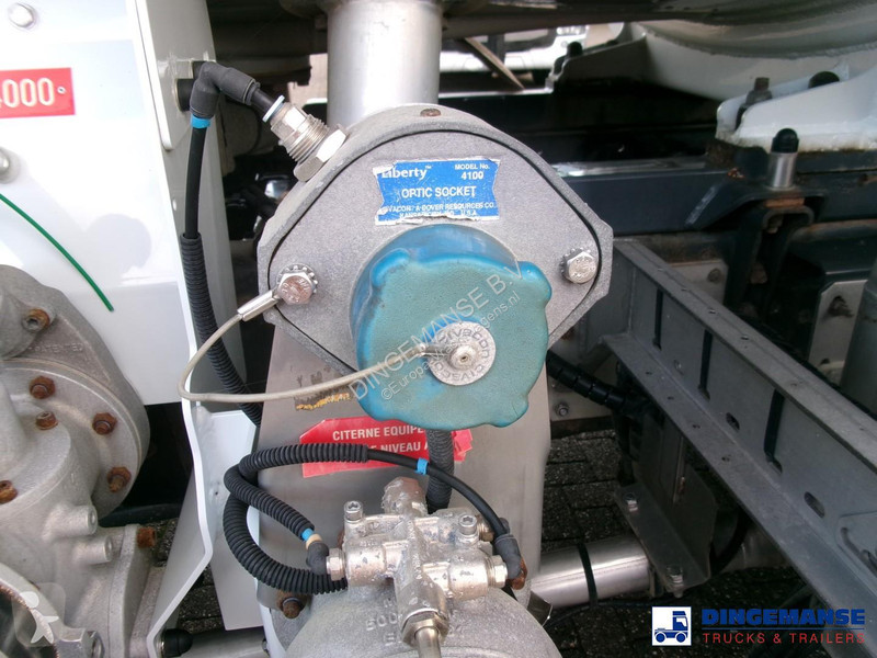 شاحنة Renault 270 dxi 4x2 fuel tank 13.6 m3 / 4...
