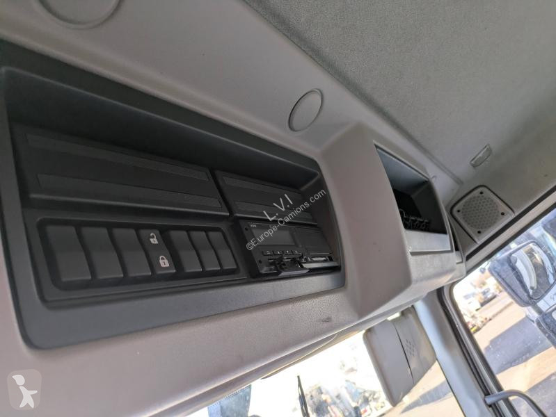 شاحنة Renault 220 DXI Frigo 4x2