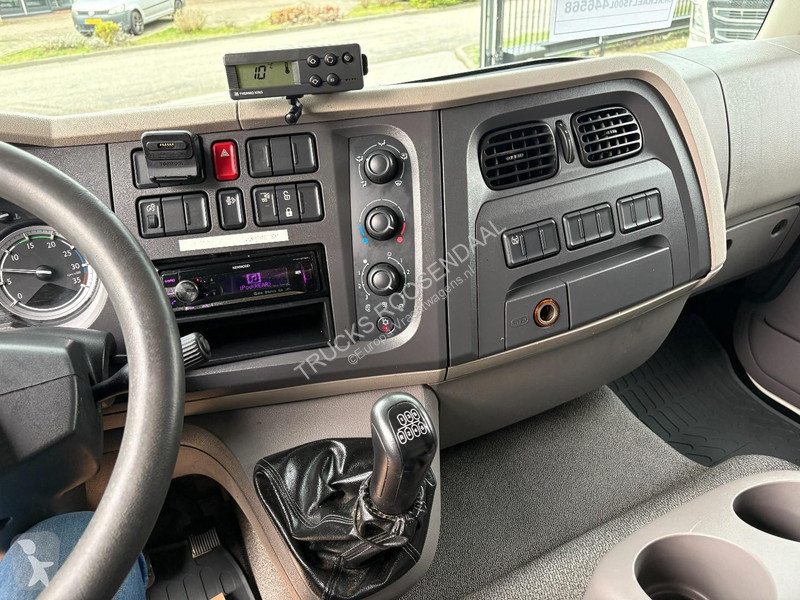 شاحنة DAF 220FA + Thermo king + euro 6 + manual