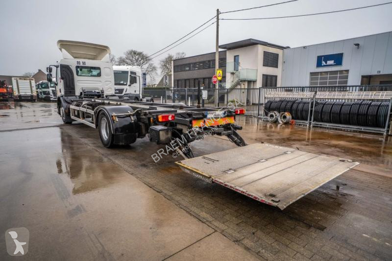 شاحنة Renault  D19 WIDE 320 DXI + DHOLLANDIA 2T.