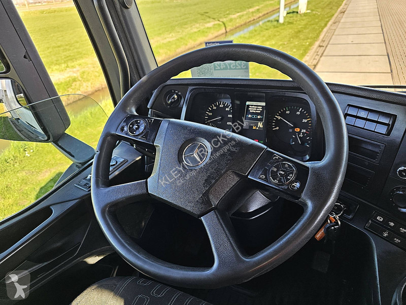 شاحنة Mercedes AROCS 3246