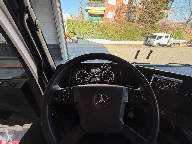 Camion Mercedes arocs 4446