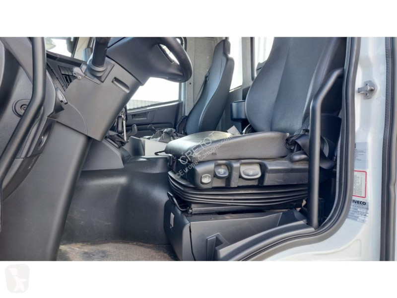 شاحنة Iveco XWAY 8x4 Plateau Grue AD 340X46 Z OFF