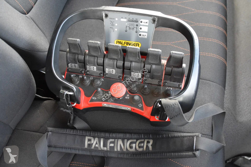 Camión DAF 230 4x2 + PAINGER PK 7.501 SLD5 - AS...
