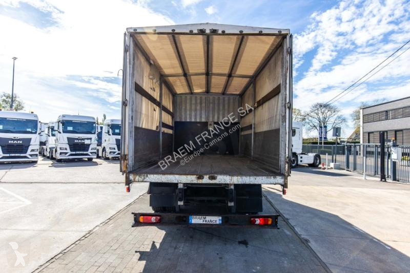 شاحنة Renault  D16 240 DXI