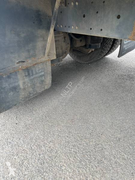 Nosič strojů Mercedes