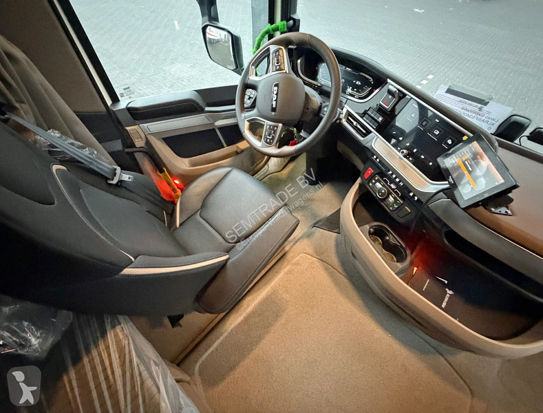 شاحنة DAF XG+ 530 R 6X2 50 CC COMI CARRIER TRS...