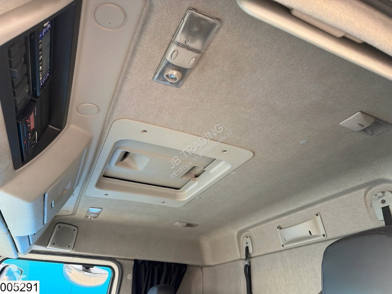 شاحنة Renault D 16 280 EURO 6, Carrier, Meat,...