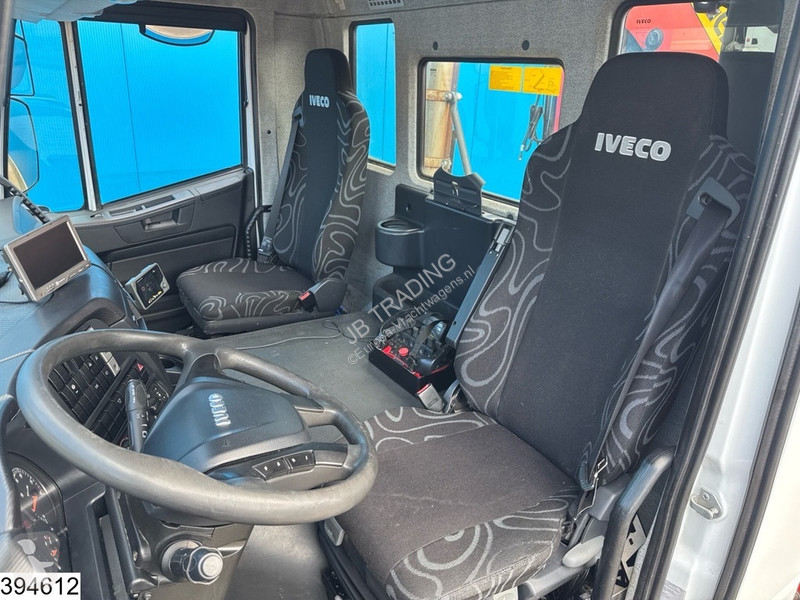 شاحنة Iveco 330 4x4, EURO 6, Palfinger, Remote