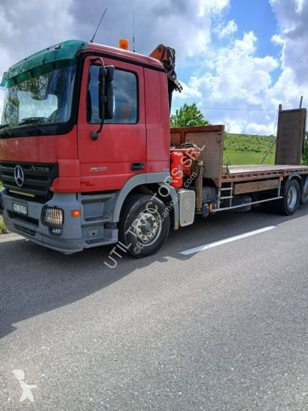Nosič strojů Mercedes