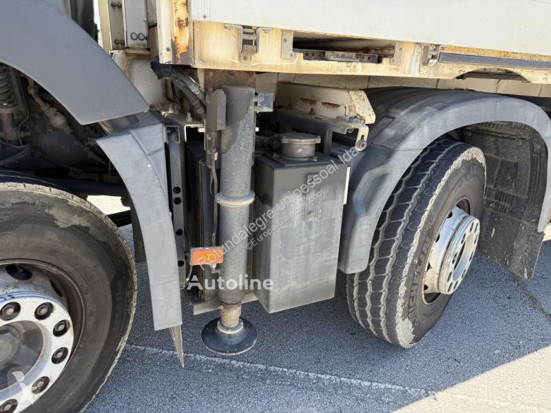 شاحنة Volvo 8x4 C/GRUA