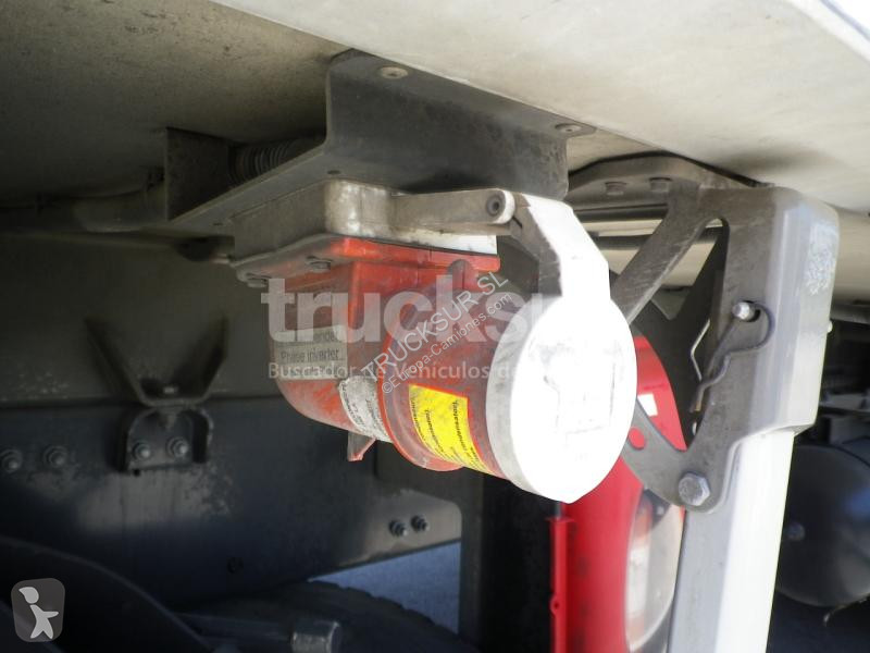 شاحنة Renault ejes 6x2*4 D320.26