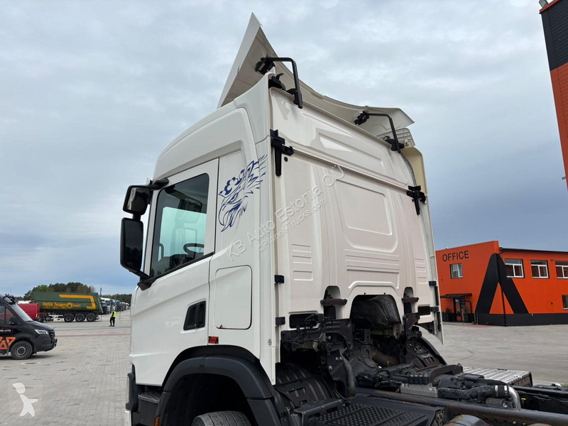 شاحنة Scania P410 4x4+2 HYDRAUICS / FRONT AXE 9T