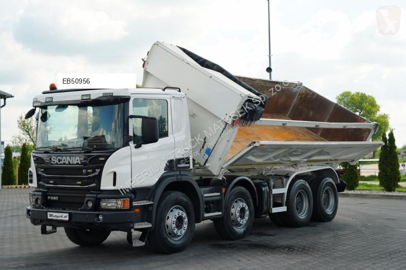 شاحنة Scania P 440 / 8x4 / WYWROTKA 2 STRONNA /...