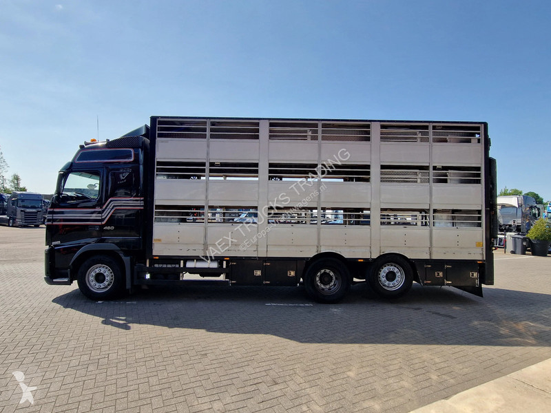 شاحنة Volvo 460 Berdex 3 deck livestock -...