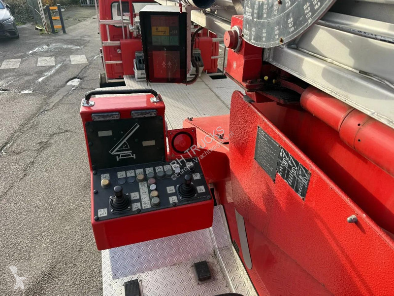 شاحنة Mercedes F + METZ DLK 18-12 LIFT +...