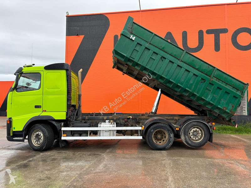 شاحنة Volvo 480 6x2*4 BOX L=5211 mm