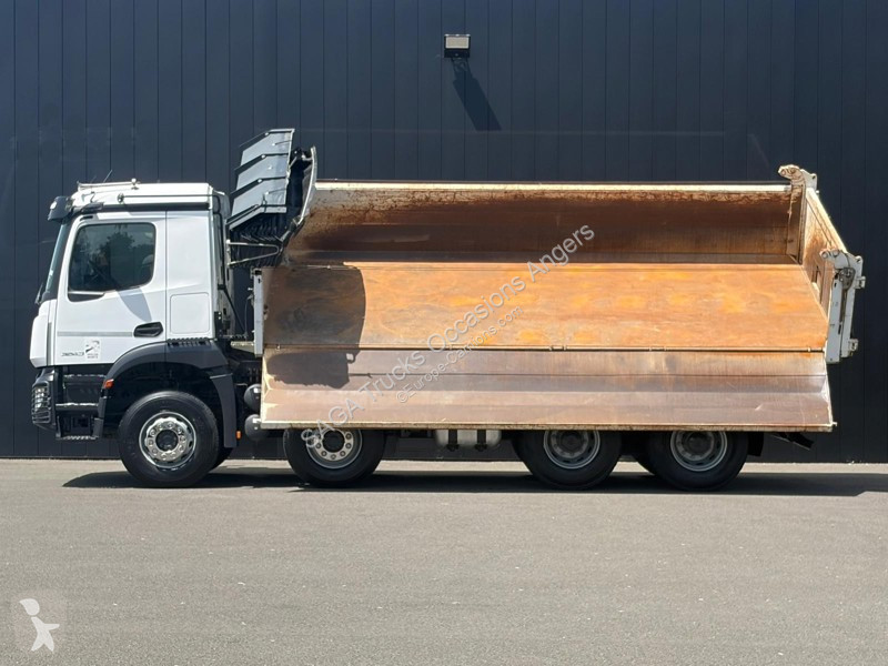 شاحنة Mercedes 3243 8x4/4 Bi-Benne Meiller