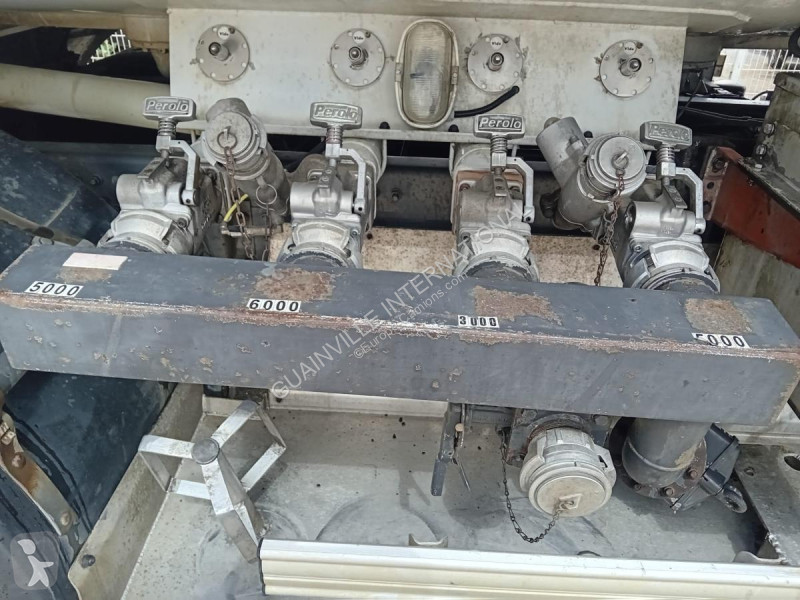 شاحنة Renault 320 DXI