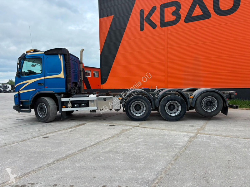 شاحنة Volvo 460 8x4*4 CHASSIS L=6726 mm
