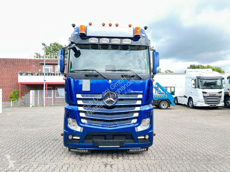 شاحنة Mercedes 2551