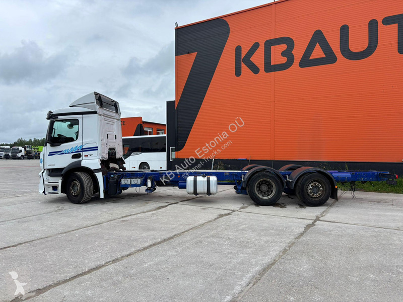 شاحنة Mercedes 2532 6x2*4 CHASSIS L=8792 mm
