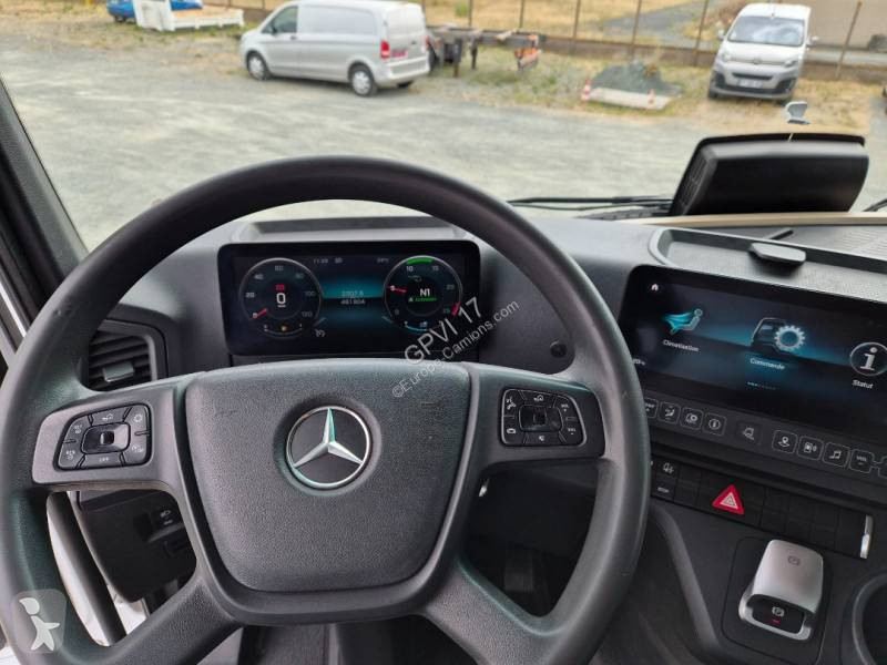 شاحنة مقطورة Mercedes 1845 L