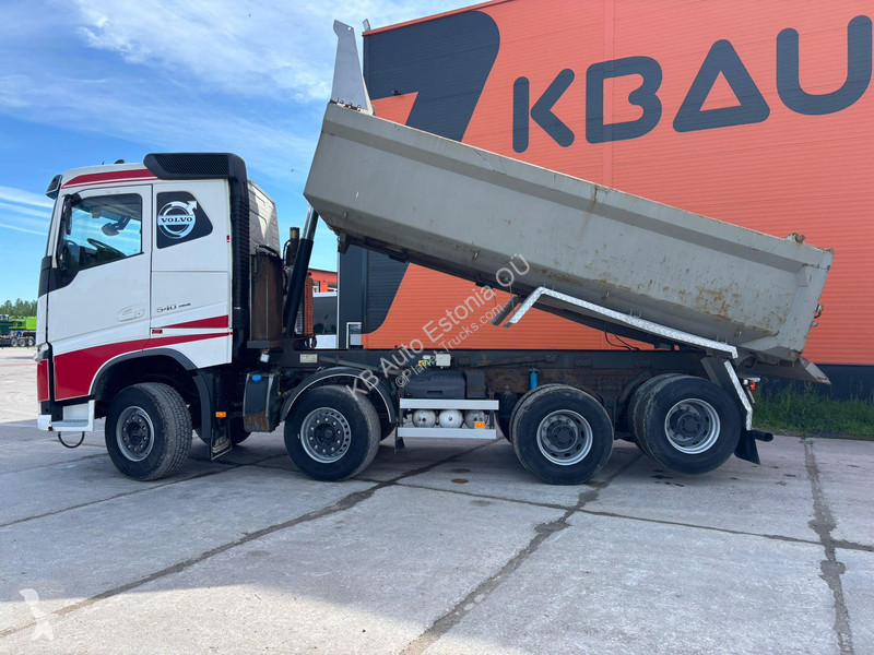 شاحنة Volvo 540 8x4 RETARDER / TANDEM AXLE LIFT...