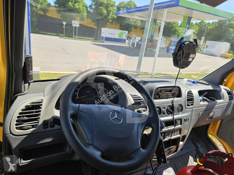 شاحنة Mercedes 308 CDI