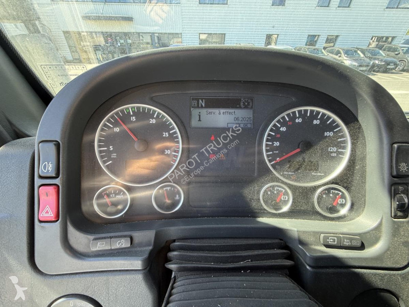 Camion MAN 12.180